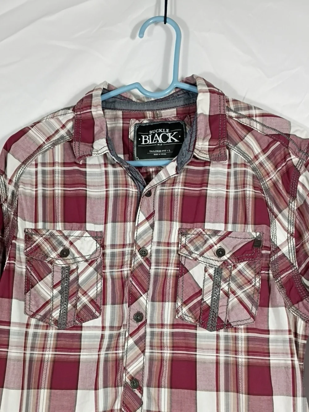 EUC Buckle Black Men's Burgundy/White Plaid Button-Down Shirt Tailored Fit Sz Lg
